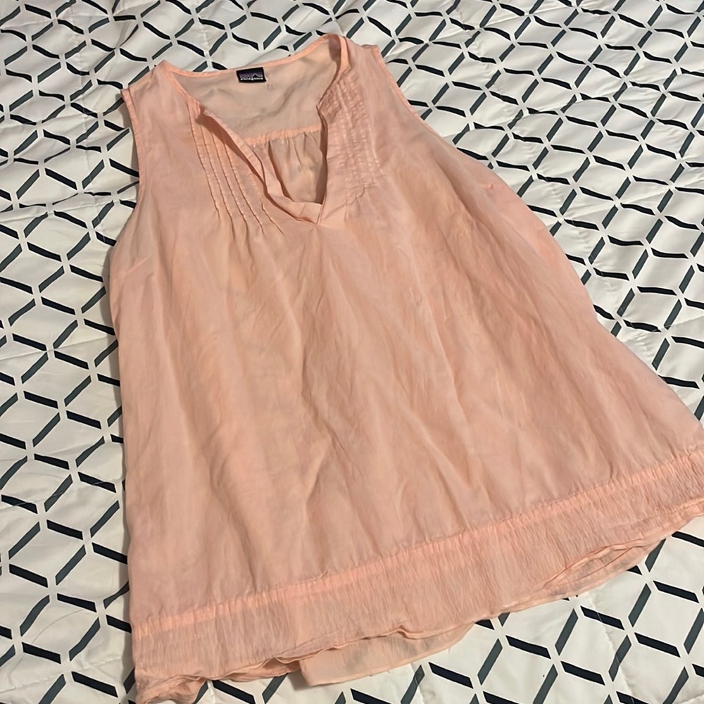 Women’s pink Patagonia tank top.